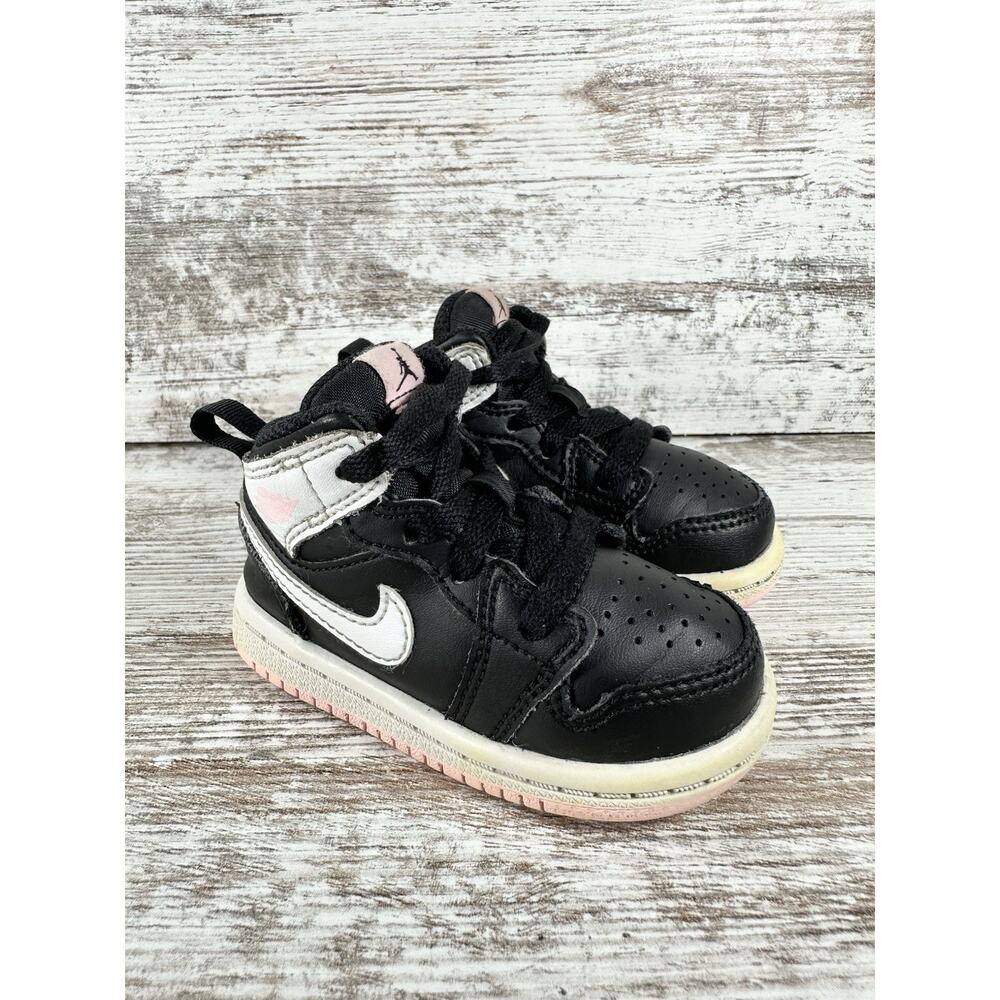 Youth Nike Air Jordan 1 Mid Black/White/Arctic Punch Sneakers Sz 4C Athletic